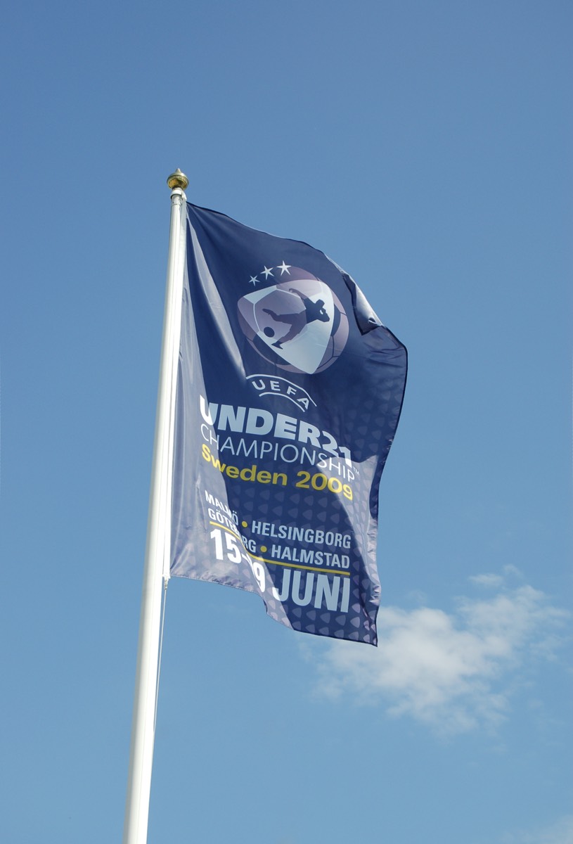 Mainoslippu kuva salkolippu lipputanko painettu pysty vaaka