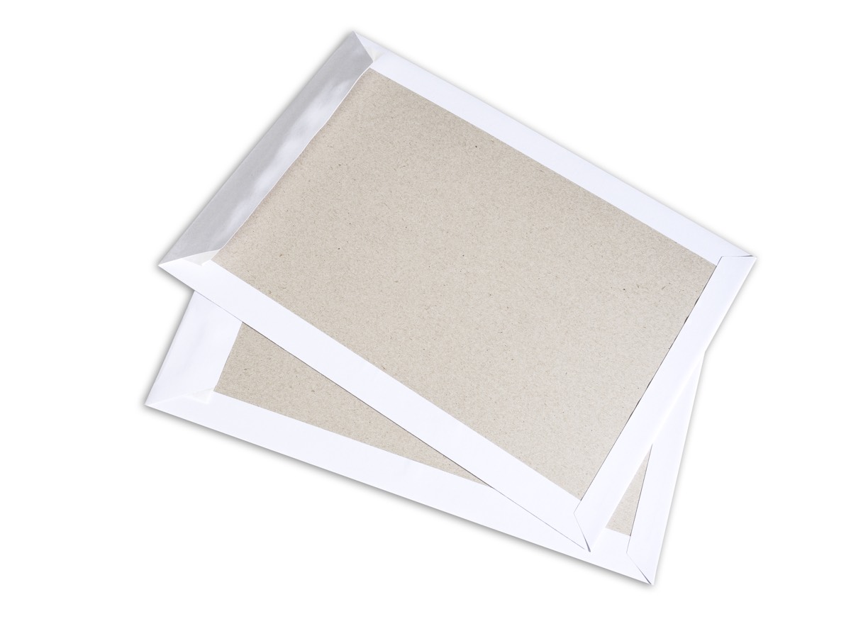 Pehmeäkantinen valkoinen B4